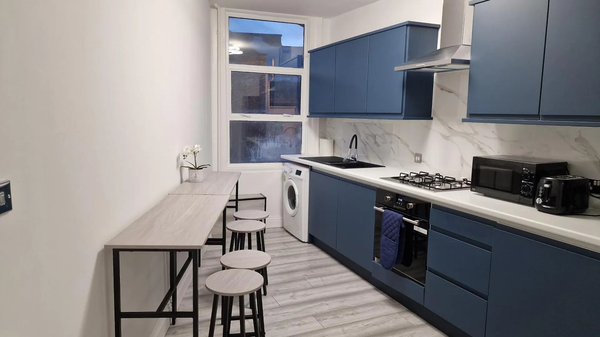 London Stratford 4 Bedroom Stay Apartment